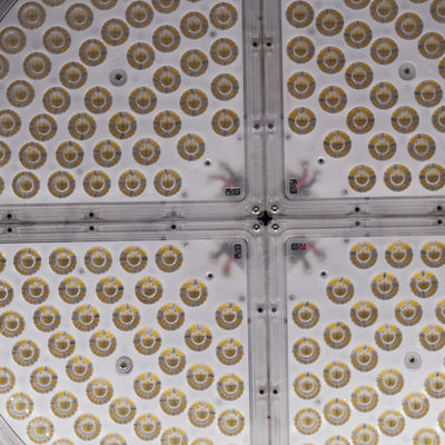 IP66 Водонепроницаемое светодиодное освещение стадиона с цветовой температурой 3000-6500K и сроком службы 50 000 часов для открытых спортивных залов